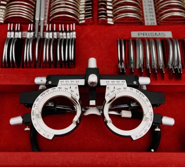 Adaptación de montura en OPTIK-T
