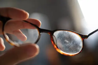 Lentes comunes sin tratamiento - reflejos y baja nitidez